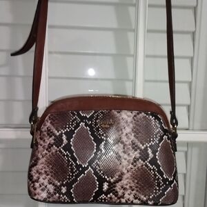 Elegant Snakeskin Crossbody Bag